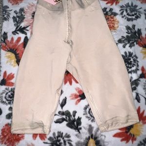 Sol beauty and care Hourglass High Rise Girdle - Short - Knee length